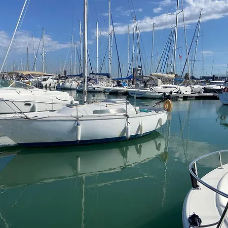 Botel Location Un Petit Voilier La Rochelle (Charente-Maritime)